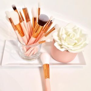 🆕NWT Makeup Brush Set (15 piece with bag)